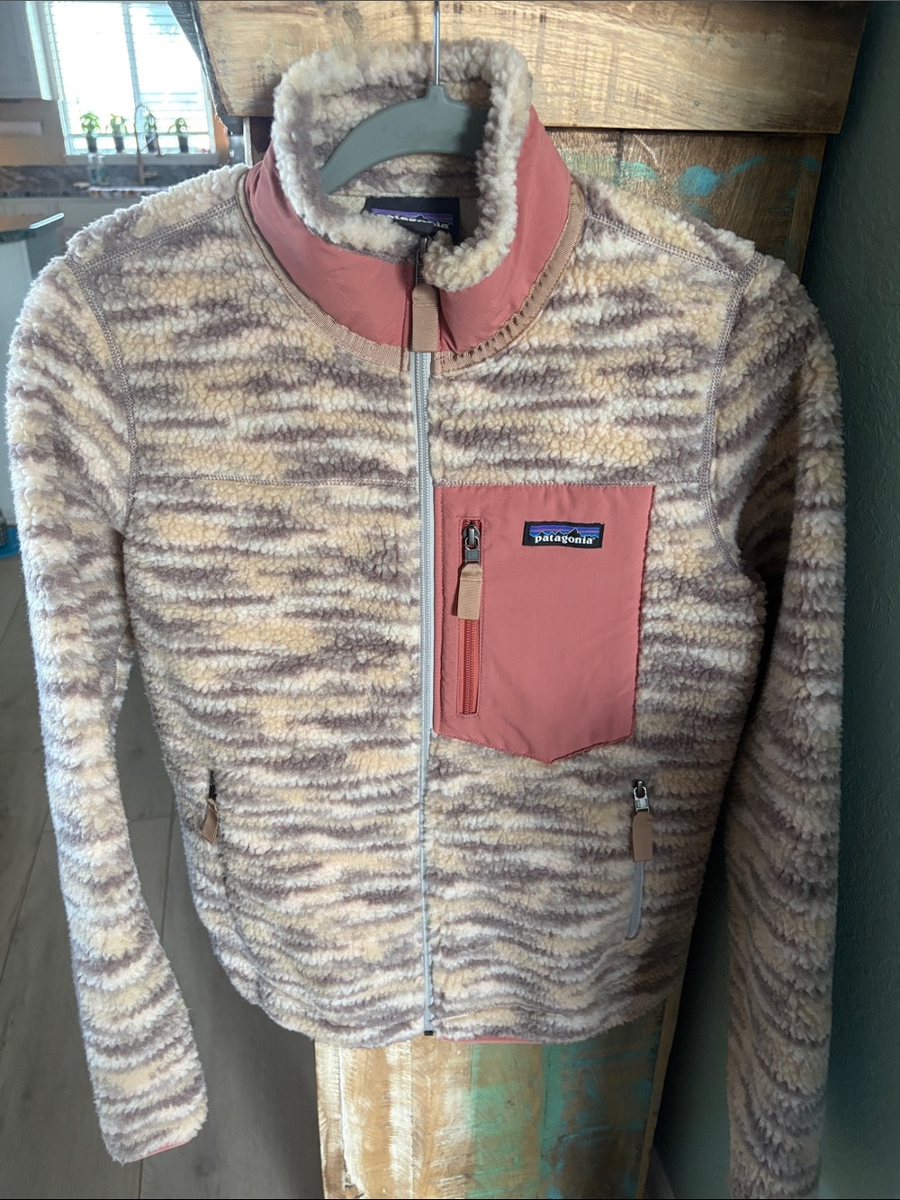 Patagonia Women’s Cream & Pink Fleece Jacket size S
